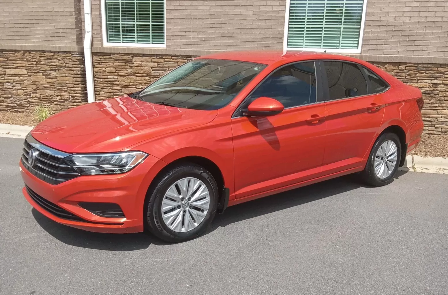 2020 Volkswagen Jetta 4D S $18,850 VIN:   3VWCB7BU1LM047990 Mileage: 34,583  Features:   1.4L I4 Turbo, A/C, Power Windows, Locks, Tilt Wheel, Cruise Control, Audio Am/FM/ Stereo, Automatic Transmission, Back-Up Camera, and Alloy/Aluminum Wheels.